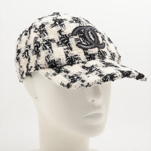 Chanel CC Logo Tweed  Cap White x Black