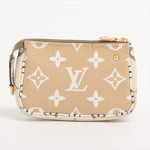 Load image into Gallery viewer, Louis Vuitton Monogram Giant Mini Pochette Accessories Green
