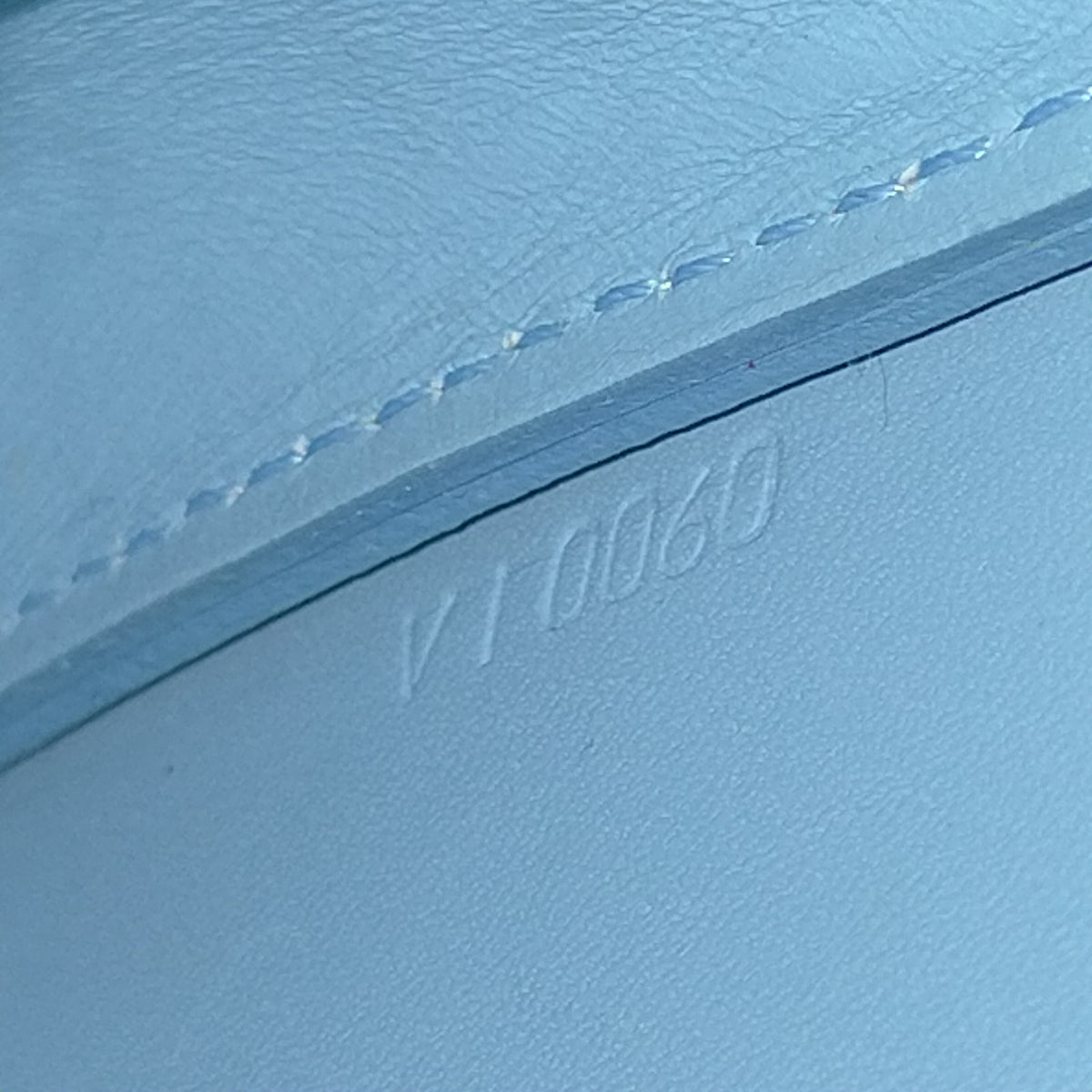 Louis Vuitton Green Vernis Lexington Pouch — detail 8