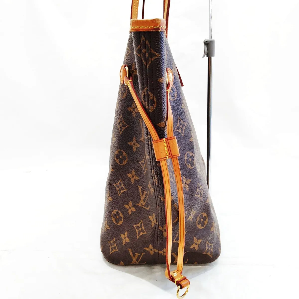 Louis Vuitton Monogram Neverfull MM Tote Bag Fuchsia