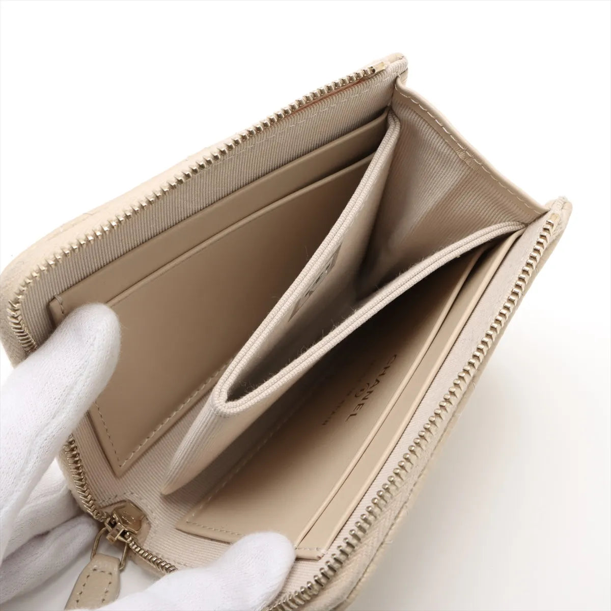 Chanel CC Logo Matelasse Caviar Skin Compact Wallet Ivory