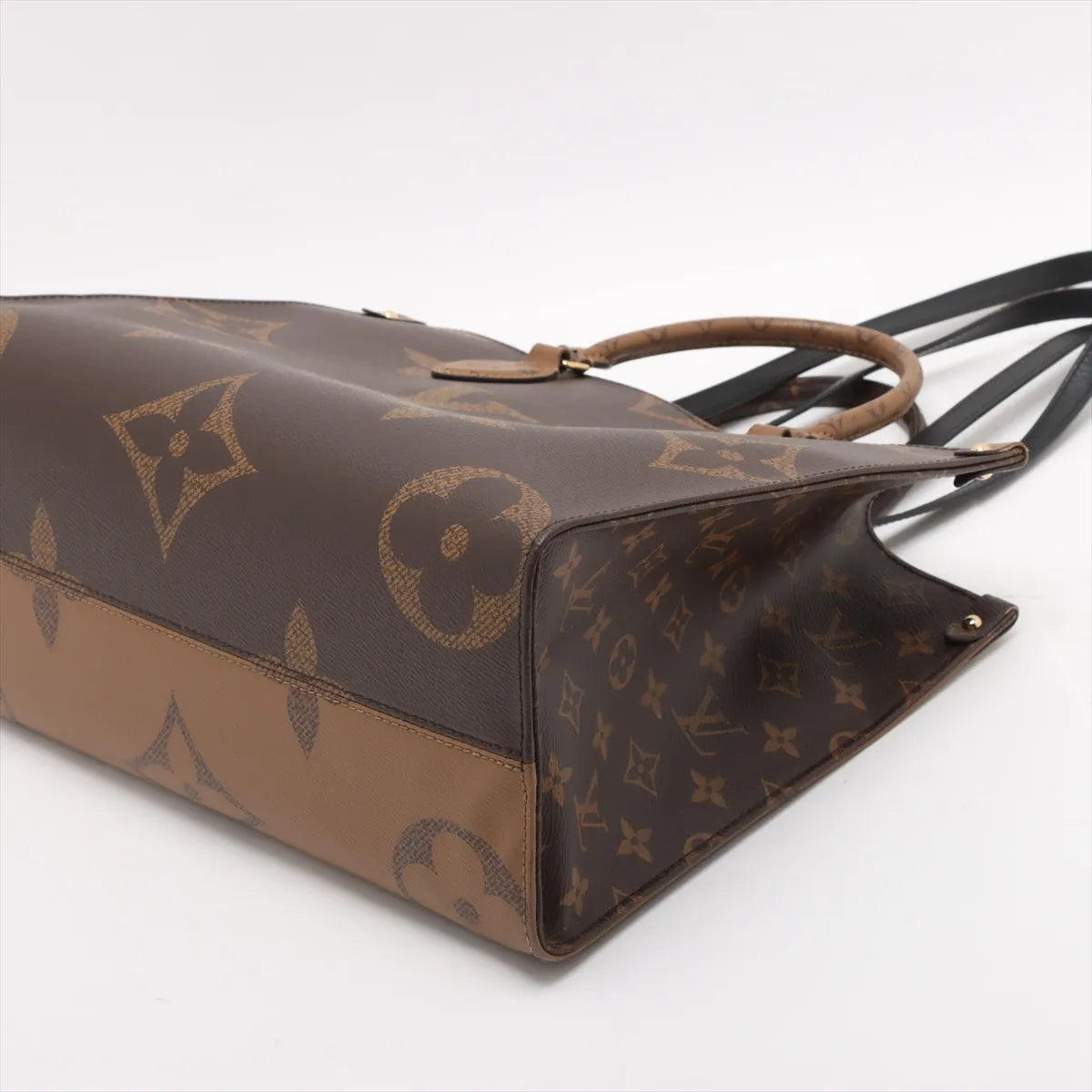 Louis Vuitton Giant Monogram Reverse On The Go MM
