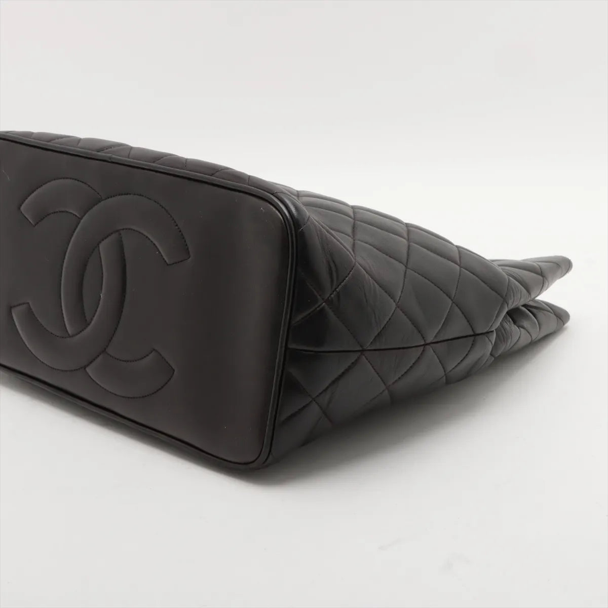 Chanel CC Logo Matelasse Lambskin Chain Tote Bag Black