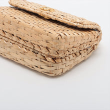 Load image into Gallery viewer, Top rated Gucci Wicker Straw Chain Shoulder Bag Beige Mini