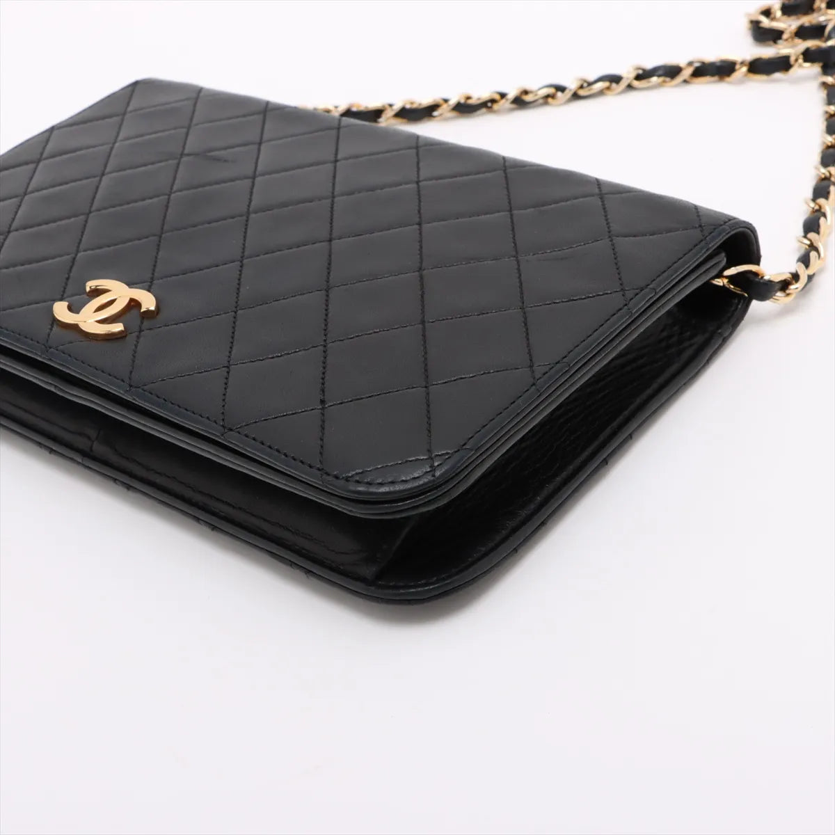 Chanel CC Logo Matelassé Lambskin Chain Shoulder Bag Black