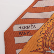 Load image into Gallery viewer, Hermès Geometrie Cretoise Silk Twilly Orange