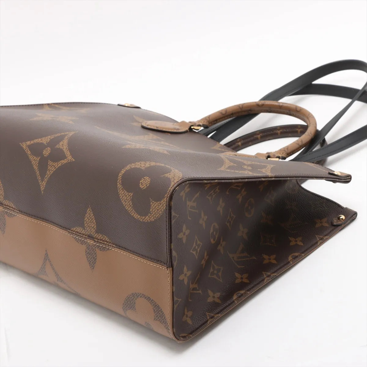 Louis Vuitton Giant Monogram Reverse On The Go MM