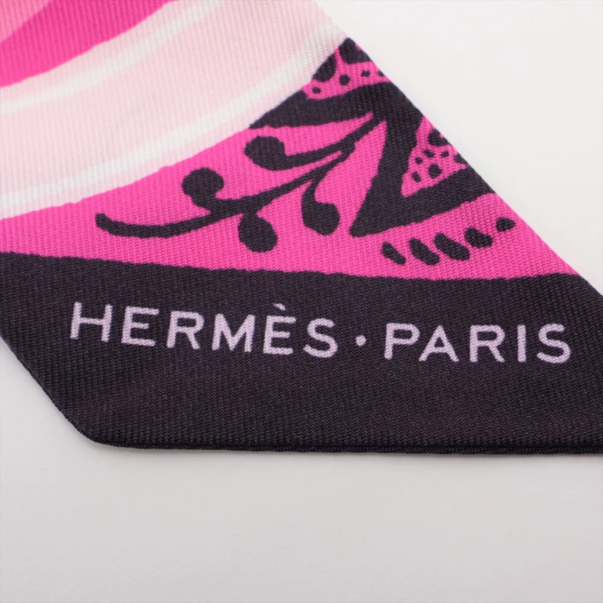 Hermes Twilly Jeu De Soie Uniforme Silk Scarf Pink x Purple