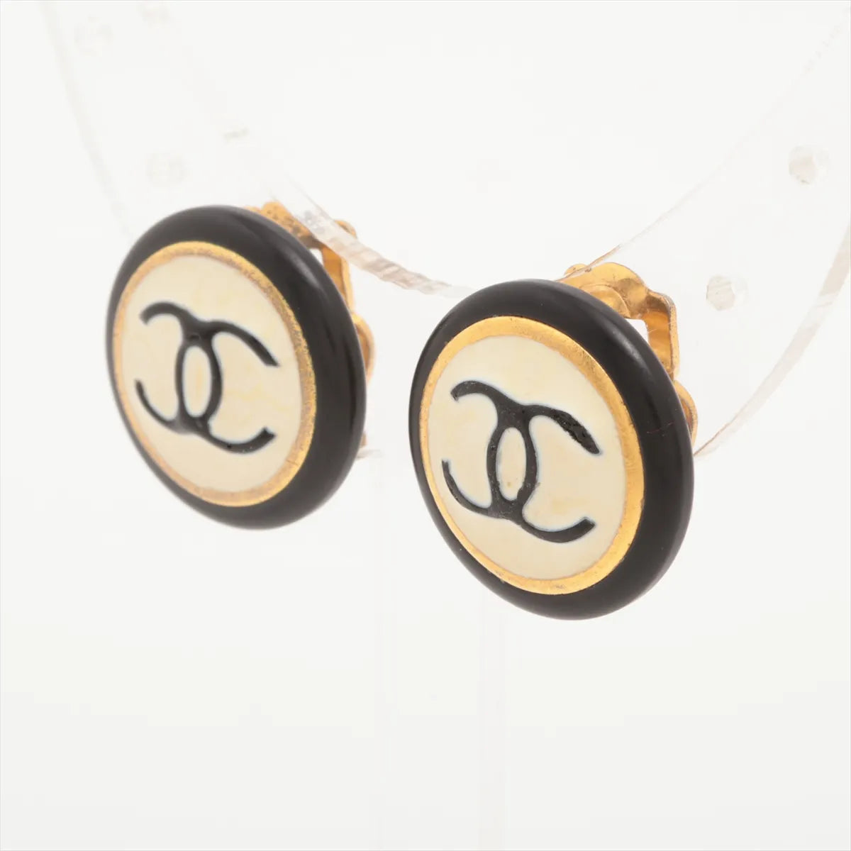 Chanel CC Logo Round Clip-on Earring