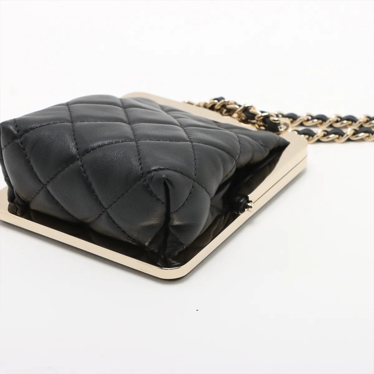 Chanel CC Logo Kisslock Matelasse Lambskin Chain Shoulder Bag Black
