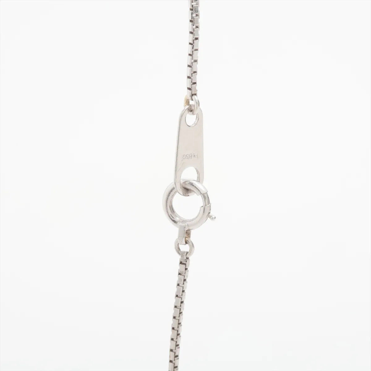 Diamond Three Round-cut Necklace Platinum