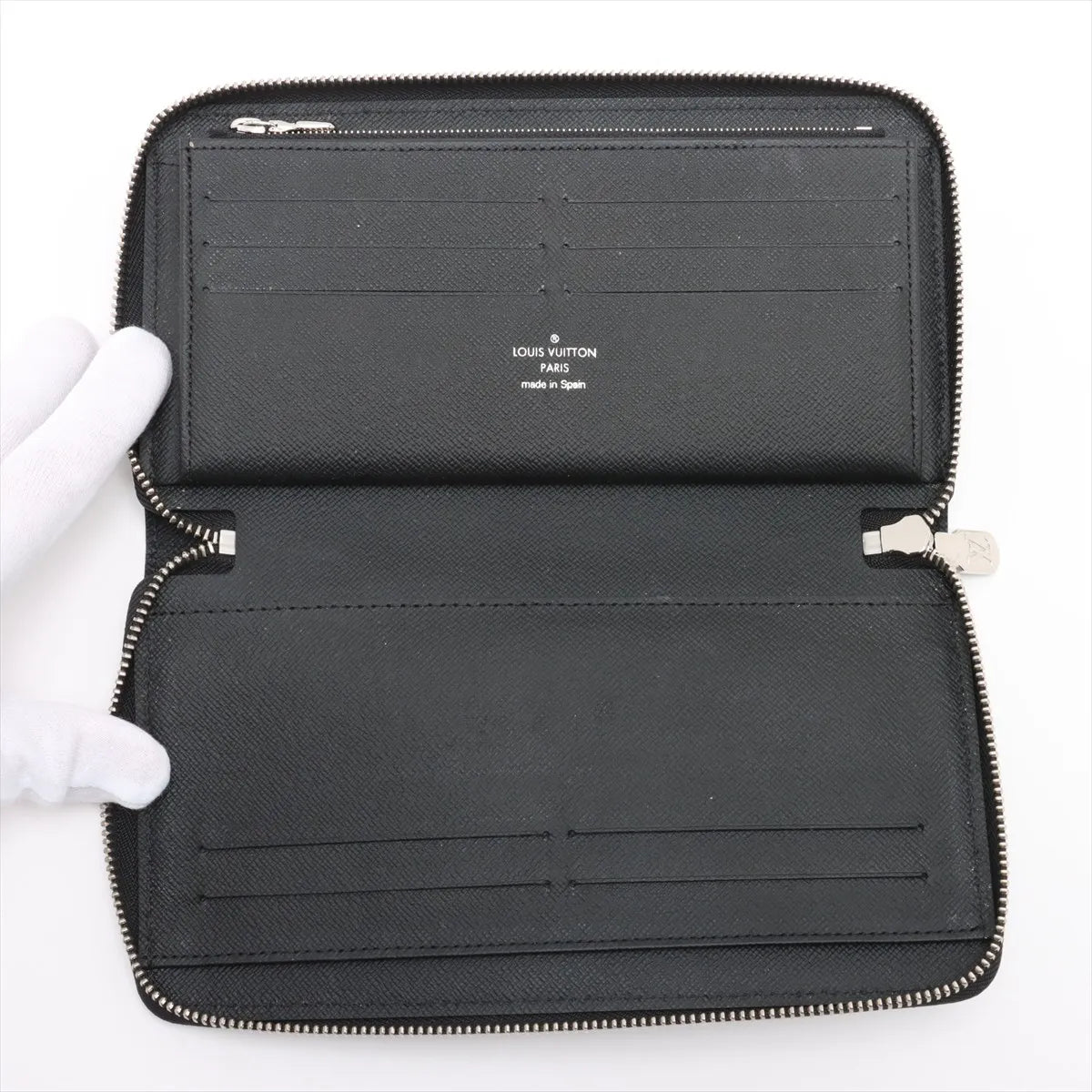Louis Vuitton Taiga Zippy Organiser Long Wallet