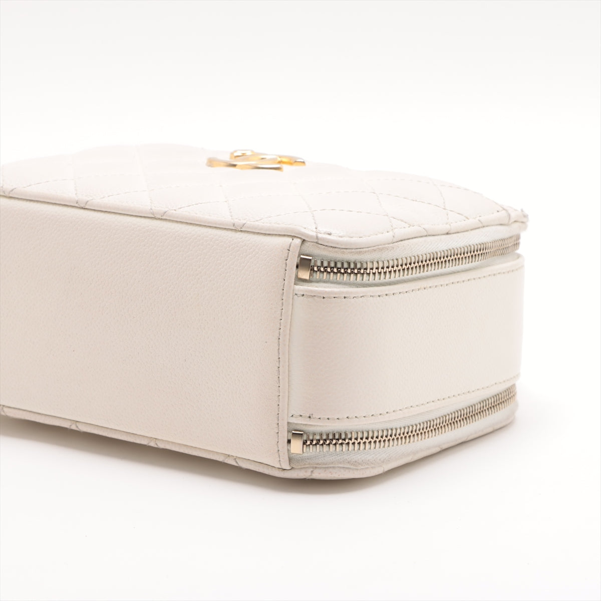 Chanel CC Logo Matelasse Caviar Skin Two-Way Camera Bag White * PREORDER *