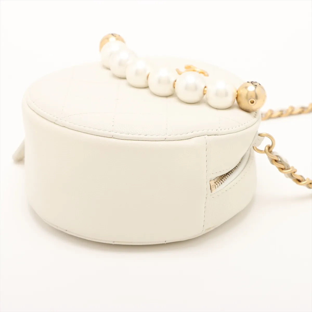 Chanel CC Logo Matelasse Leather Pearl Chain Round Shoulder Bag White