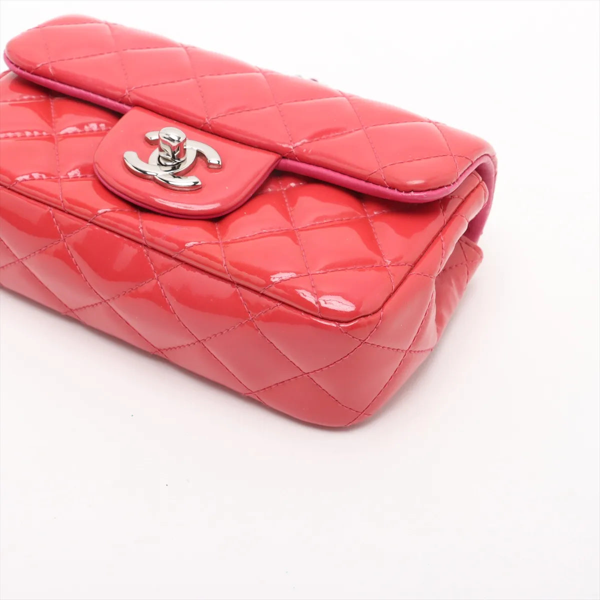 Chanel CC Logo Mini Matelasse 17 Patent Leather Single Flap Single Chain Bag Hot Pink