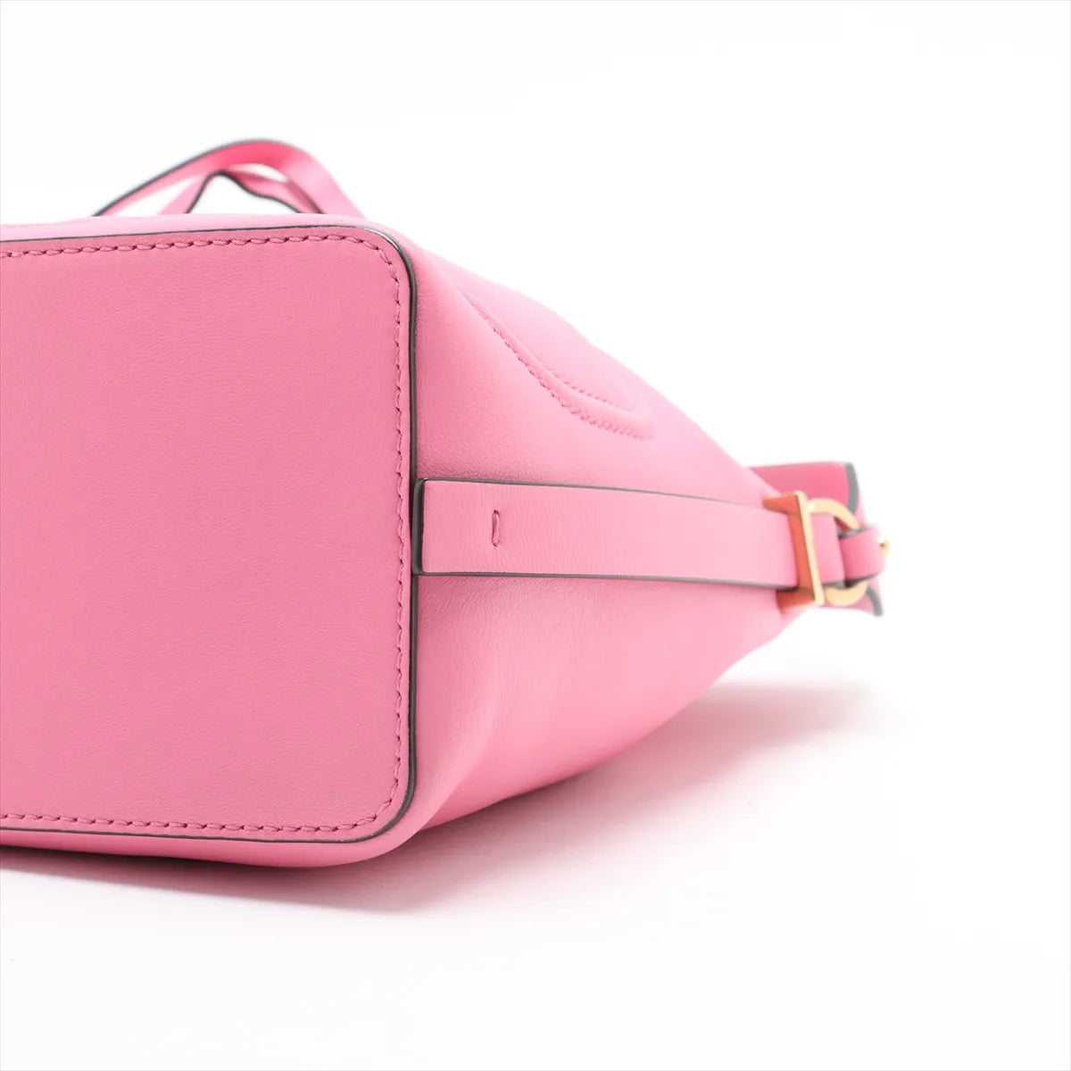 Valentino Garavani Bucket Shoulder Bag Pink