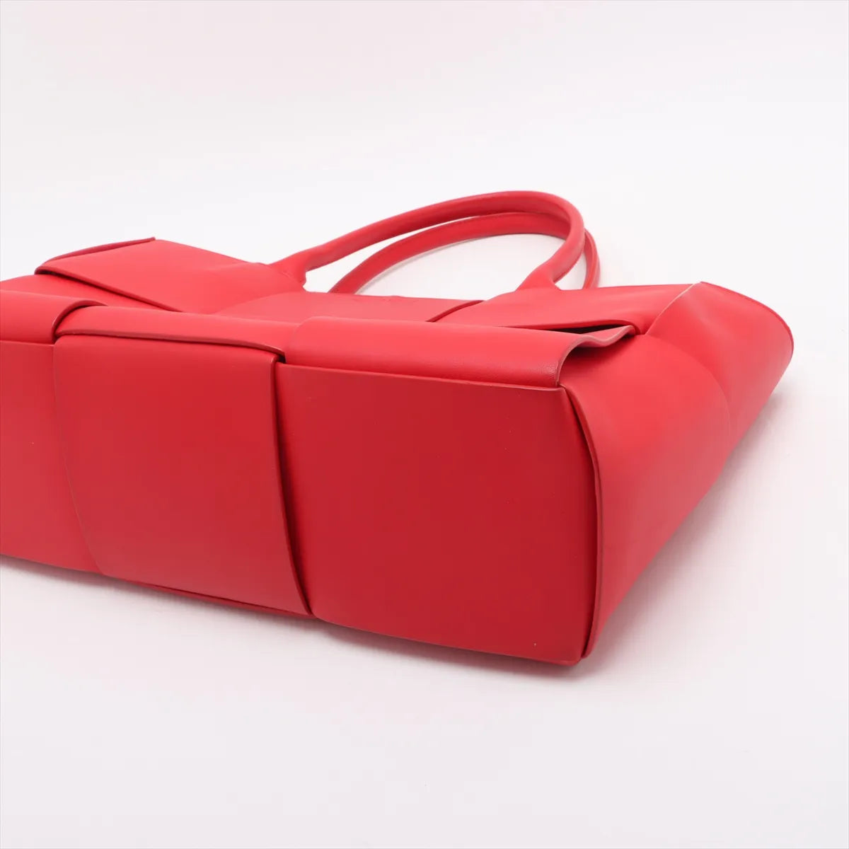 Bottega Veneta Maxi Intrecciato The Arco Tote Bag Red