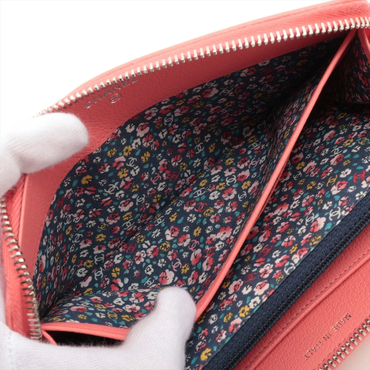 Chanel Lucky Flower Leather Zip Round Wallet Pink