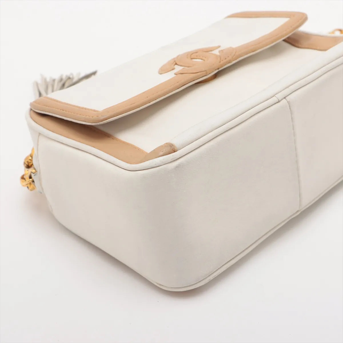 Chanel CC Logo Lambskin Chain Shoulder Bag White