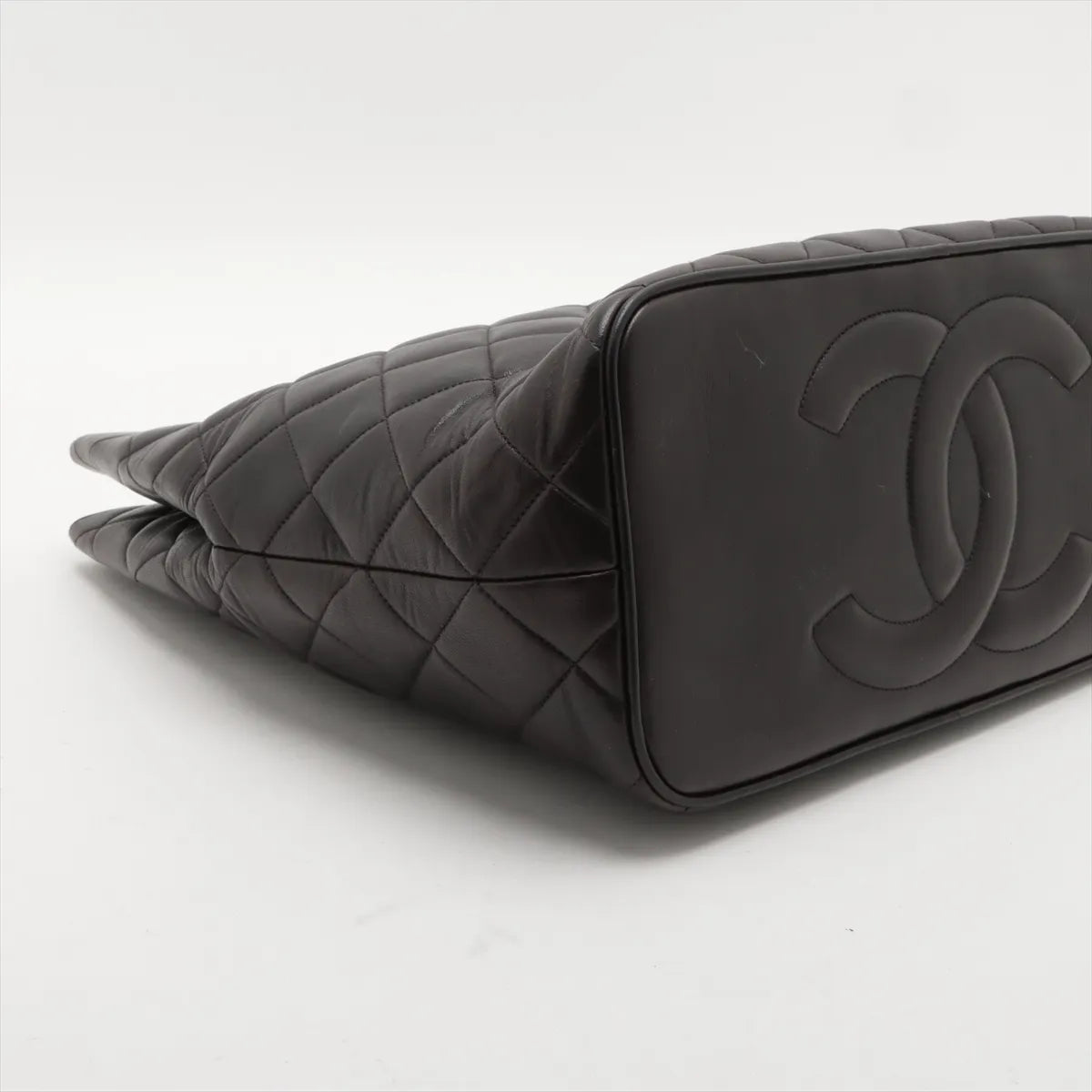 Chanel CC Logo Matelasse Lambskin Chain Tote Bag Black
