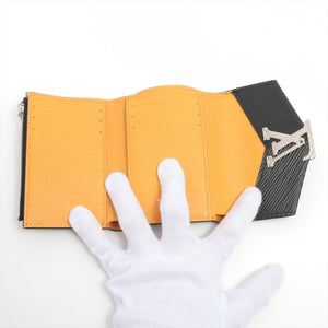 Louis Vuitton Epi Portefeuille Victorine Black