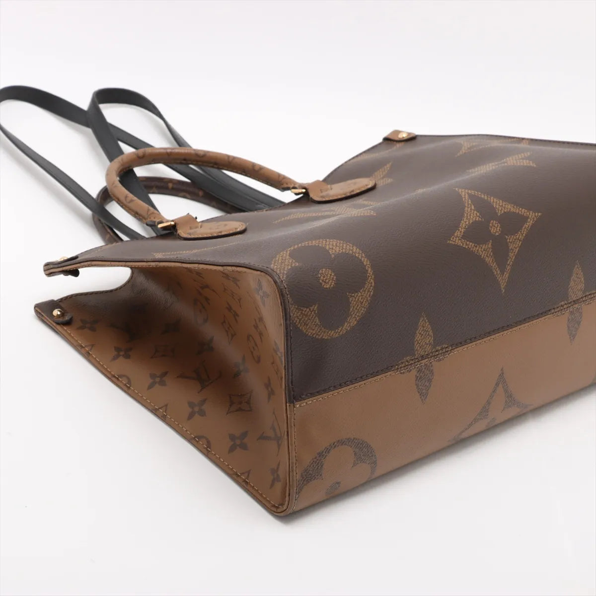 Louis Vuitton Giant Monogram Reverse On The Go MM