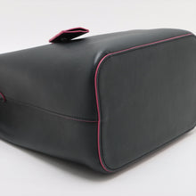 Load image into Gallery viewer, Top rated Louis Vuitton LV Logo Lockme Bucket Shoulder Bag Black Fuchsia
