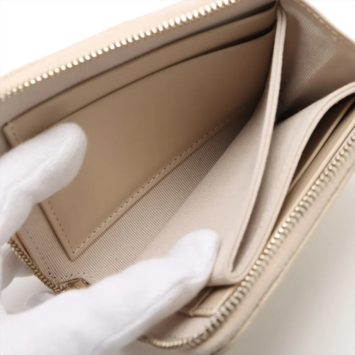 Chanel CC Logo Matelasse Caviar Skin Compact Wallet Ivory