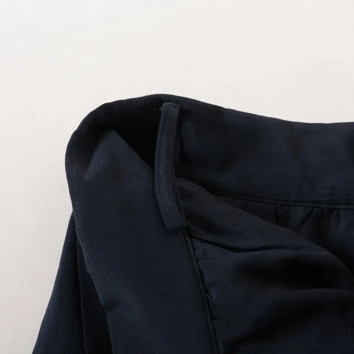 Chanel Flower Cut-out Silk Short Pants Navy Blue