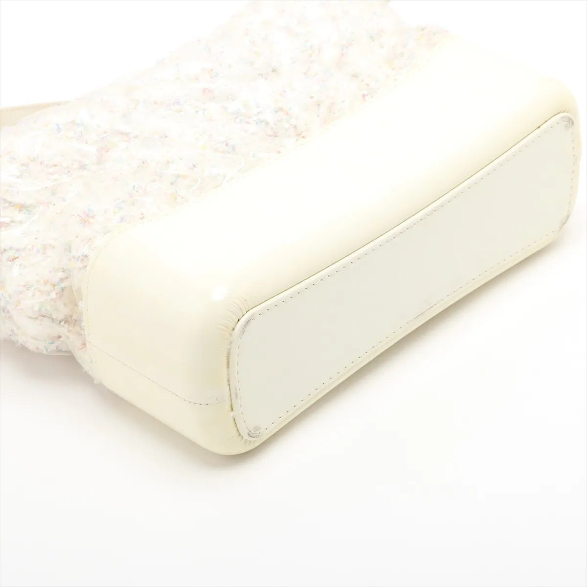 Chanel Gabrielle Doo Chanel Vinyl Leather Tweed Chain Shoulder Bag White