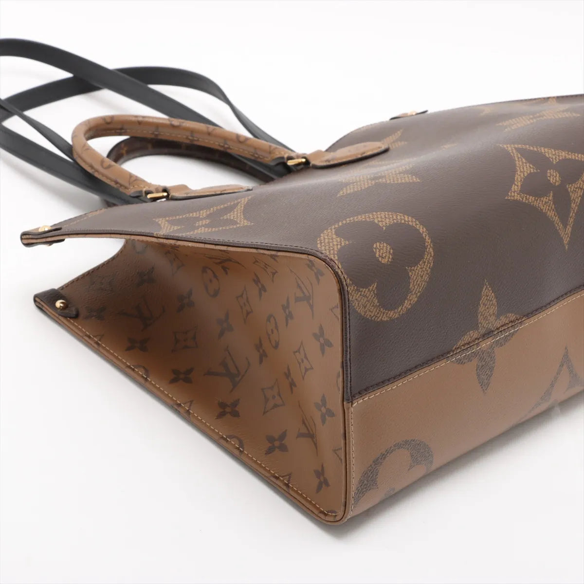 Louis Vuitton Giant Monogram Reverse On The Go MM