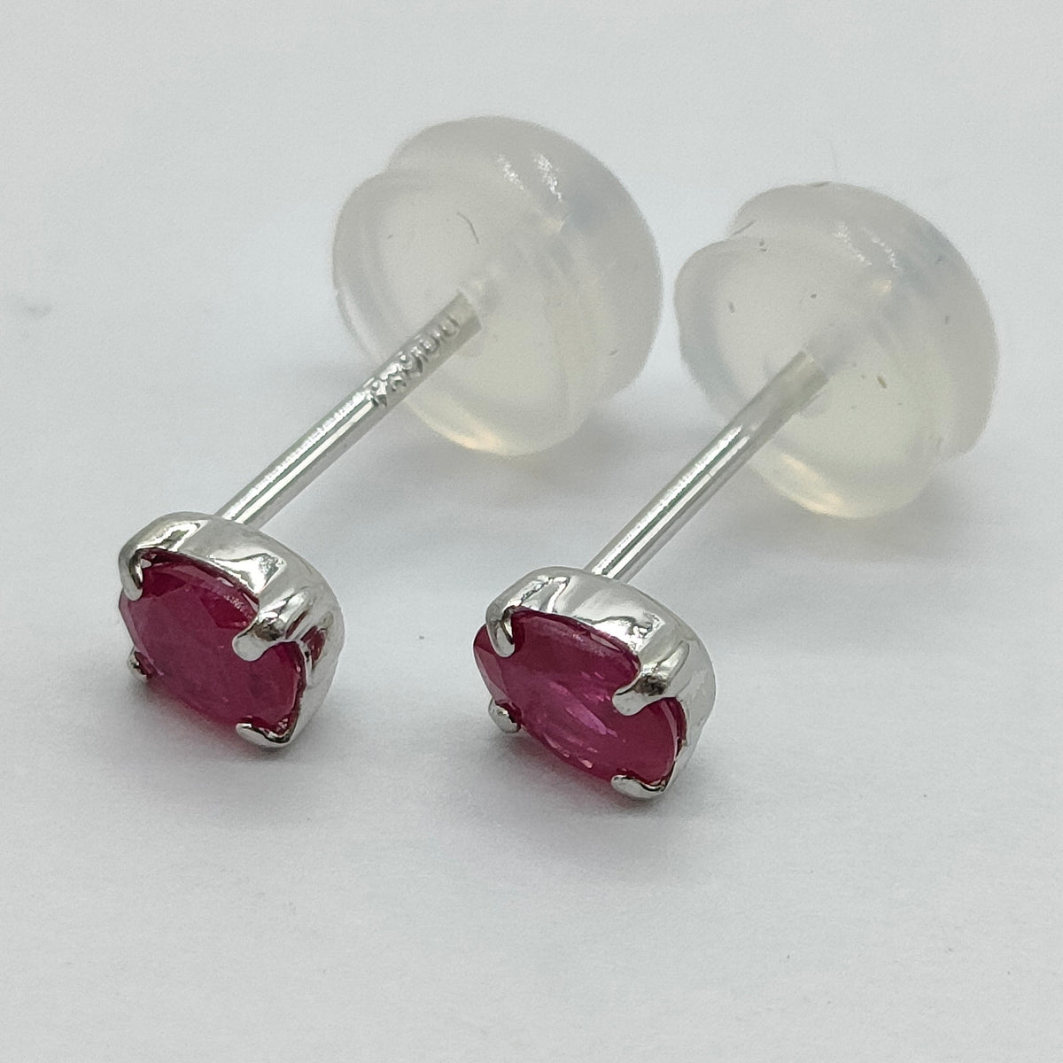 Pt900 Platinum 0.24 ct Ruby Stud Earrings — detail 3