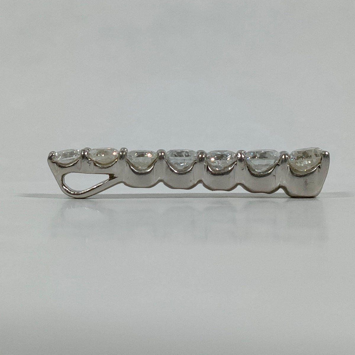 Pt900 Platinum 1.00 ct Diamond Bar Pendant — detail 3