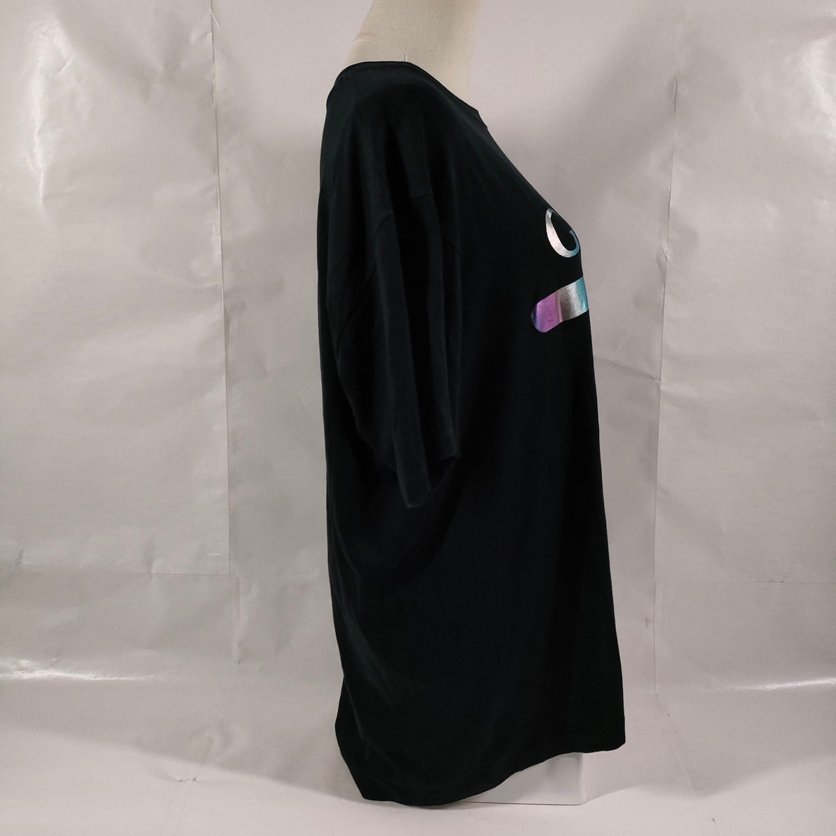 Gucci Black Cotton Iridescent Logo T-Shirt — Size M — detail 3