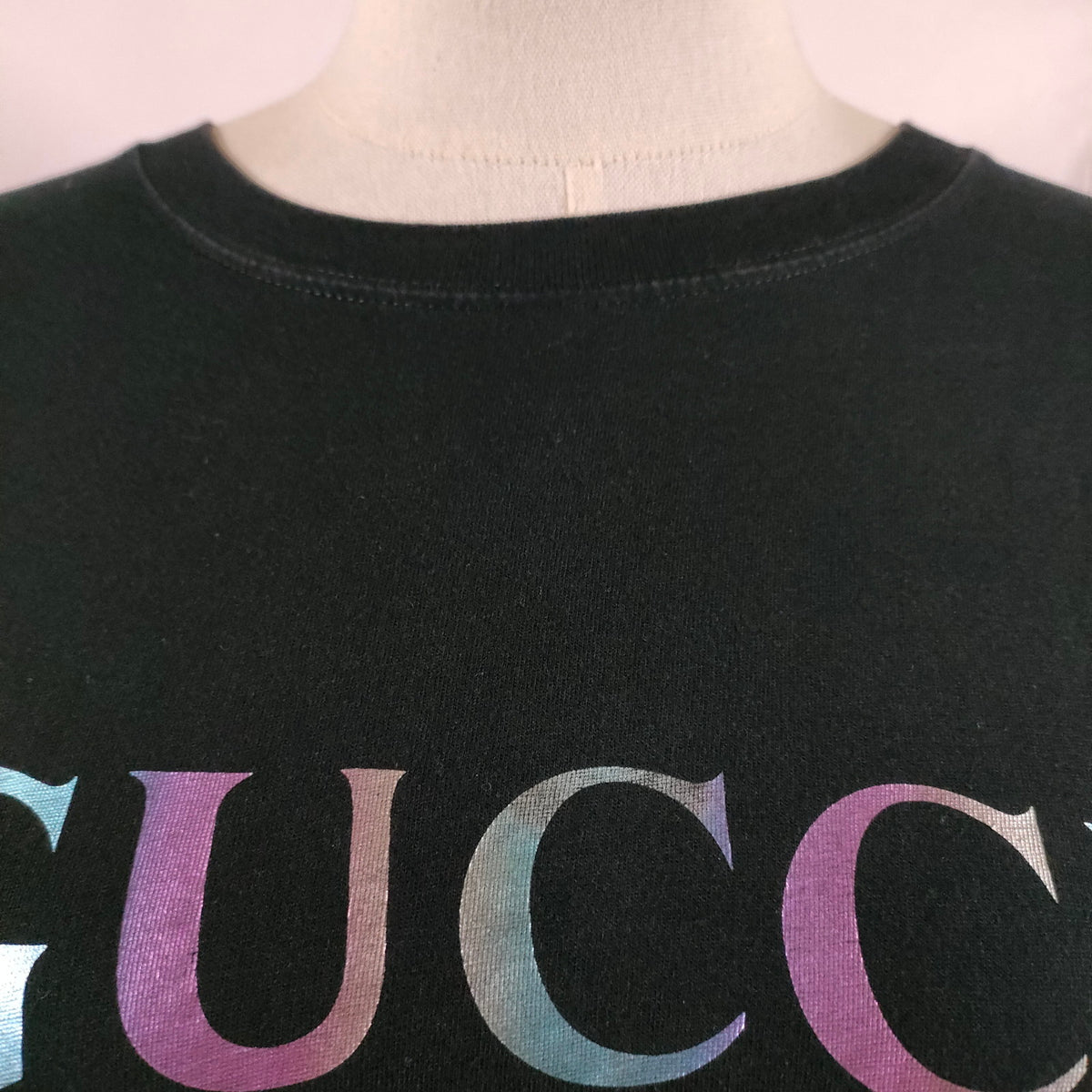 Gucci Black Cotton Iridescent Logo T-Shirt — Size M — detail 4