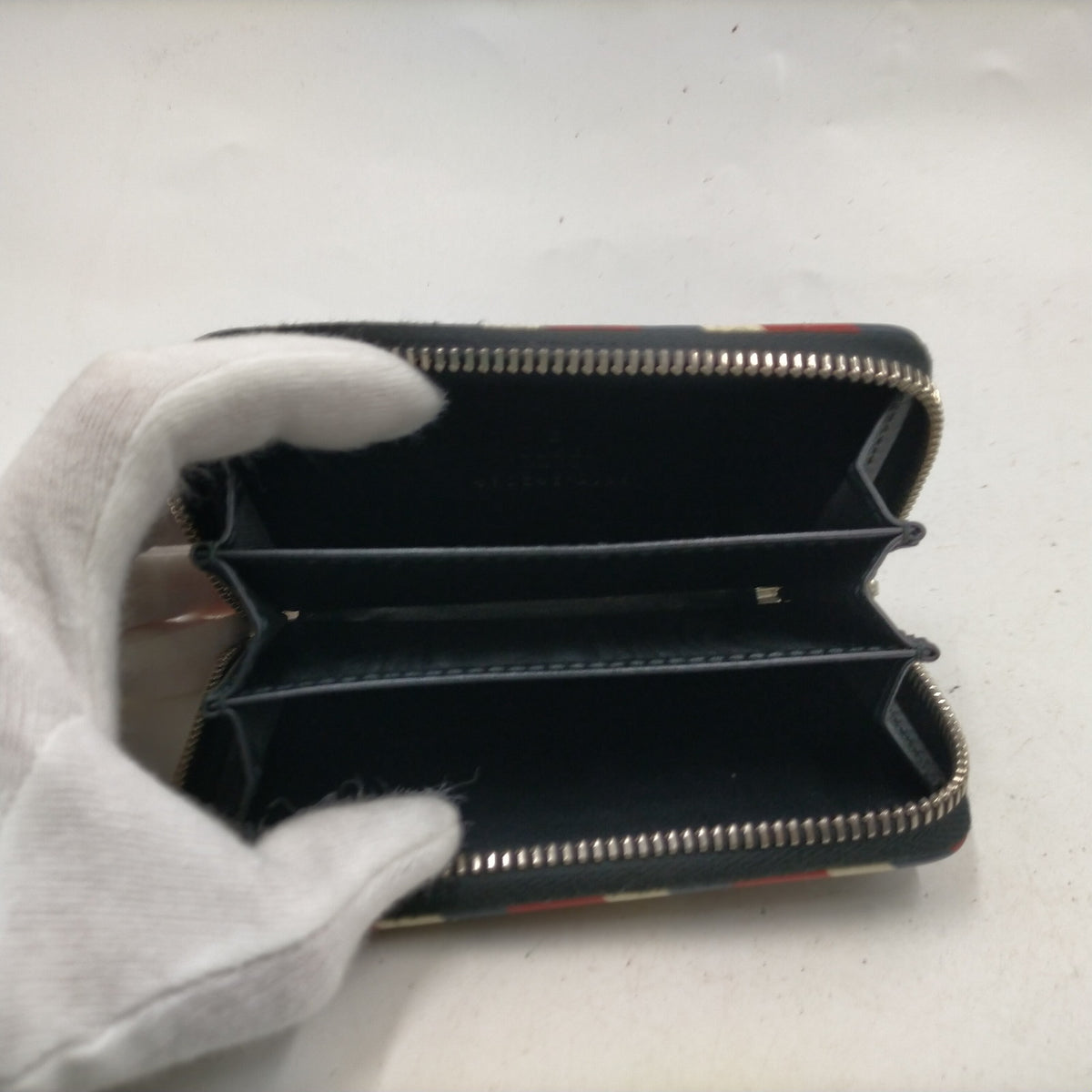 Gucci GG Supreme Tiger Patch Zip Coin Wallet — detail 3