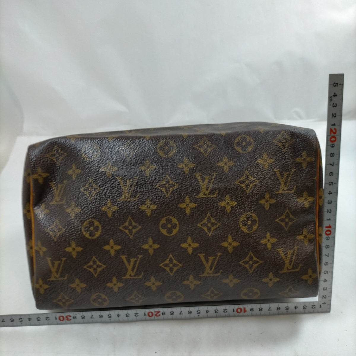 Louis Vuitton Monogram Speedy 30 Bag — detail 4