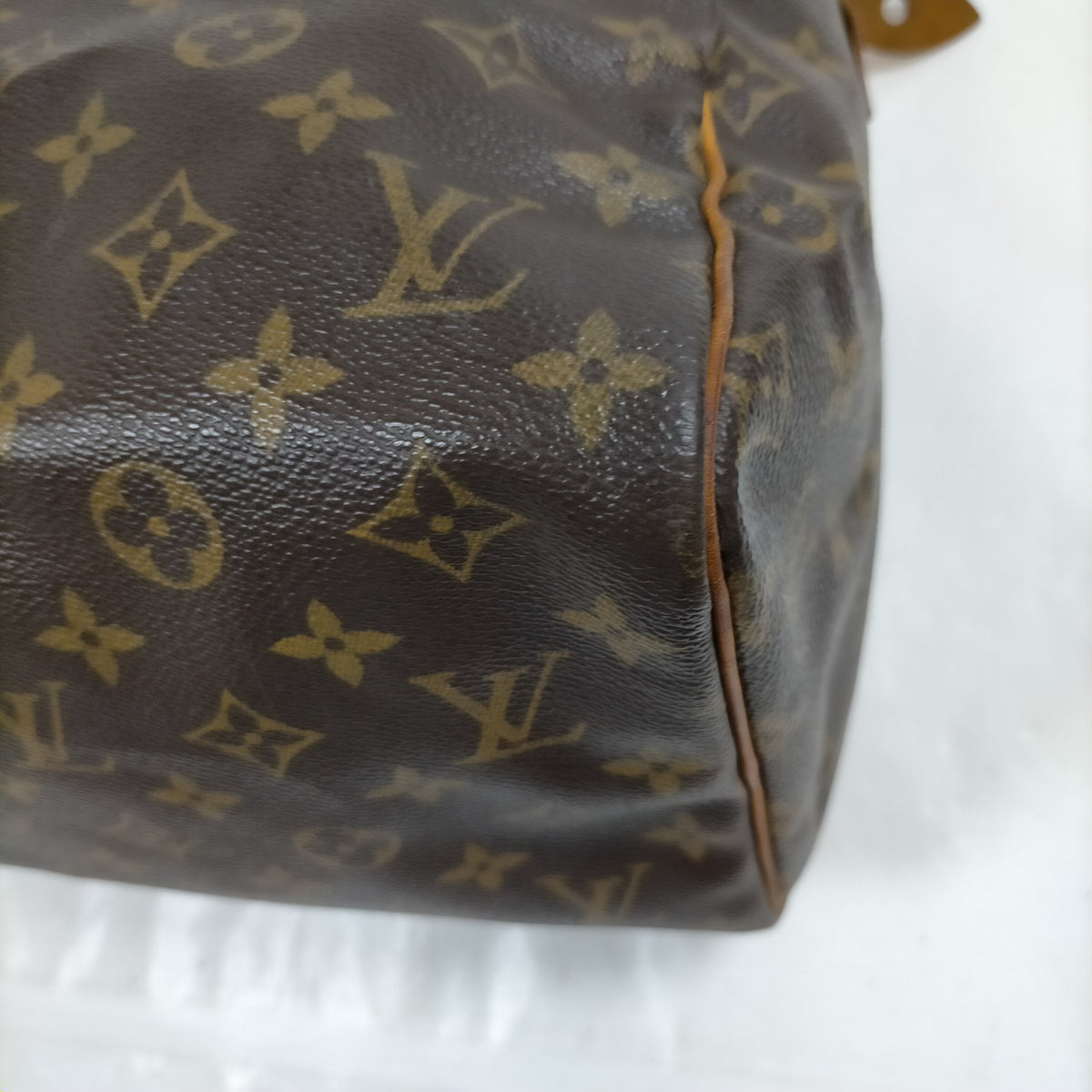 Louis Vuitton Monogram Speedy 30 Bag — detail 5