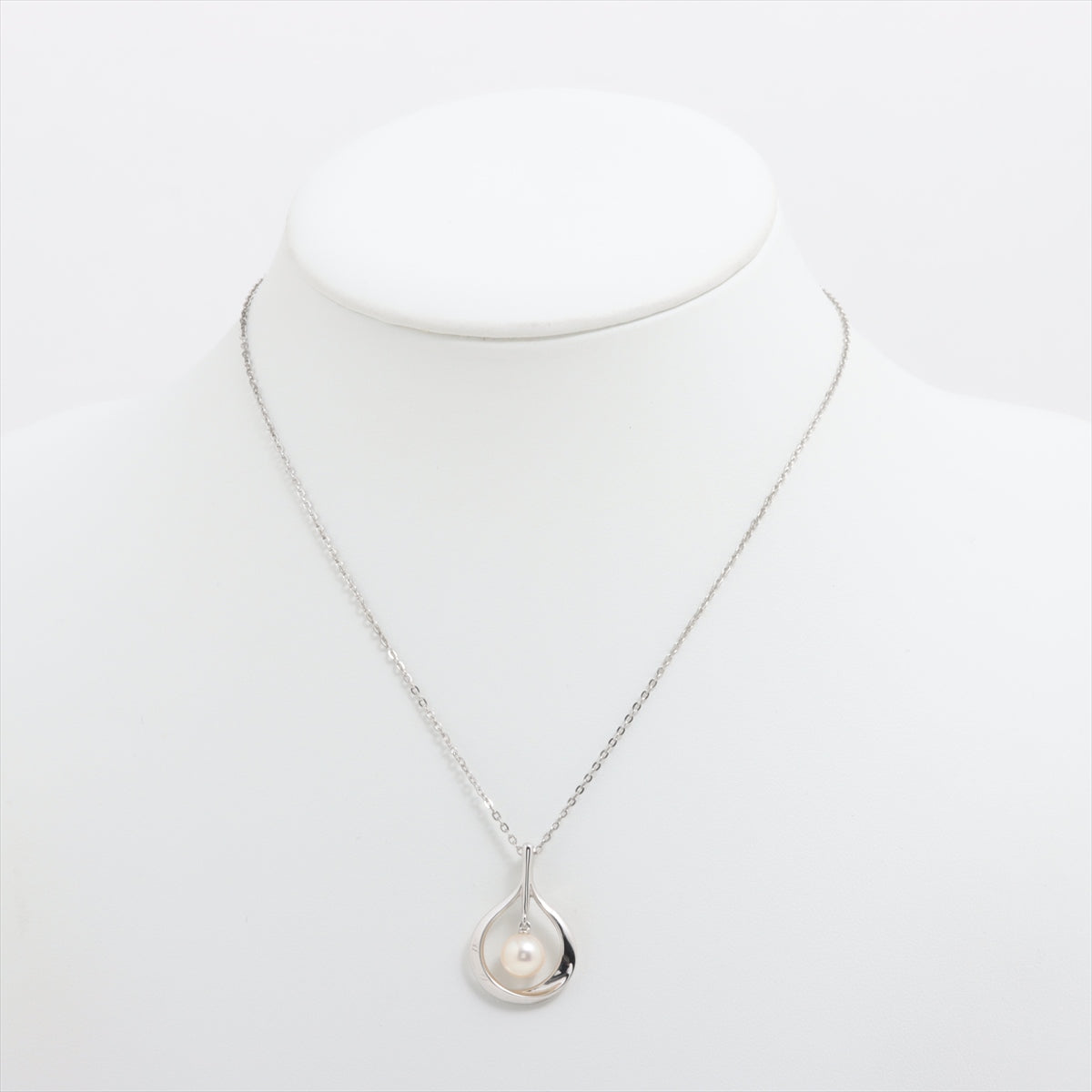 Mikimoto Pearl Pendant  Necklace