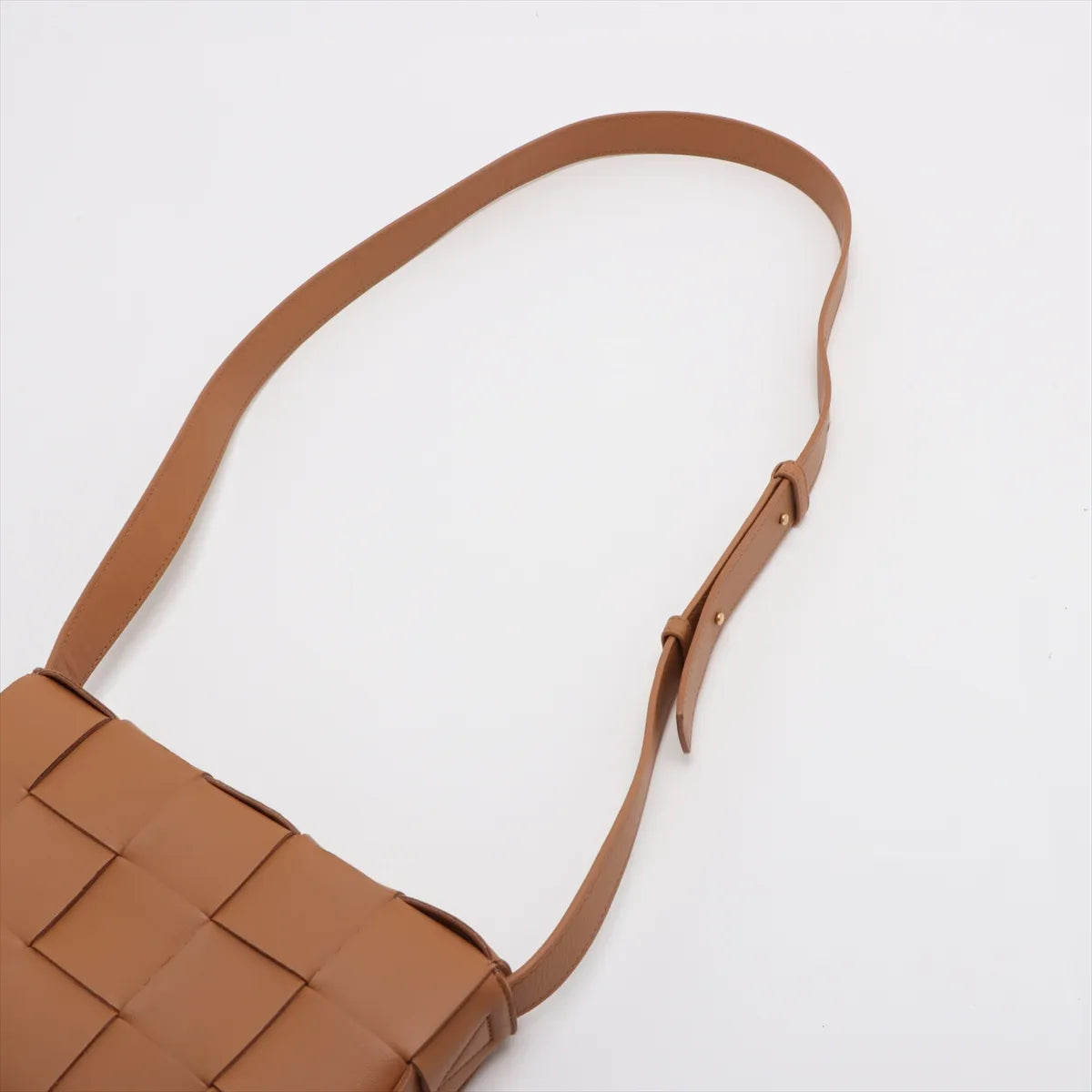 Bottega Veneta Maxi Intrecciato Cassette Leather Shoulder Bag Brown