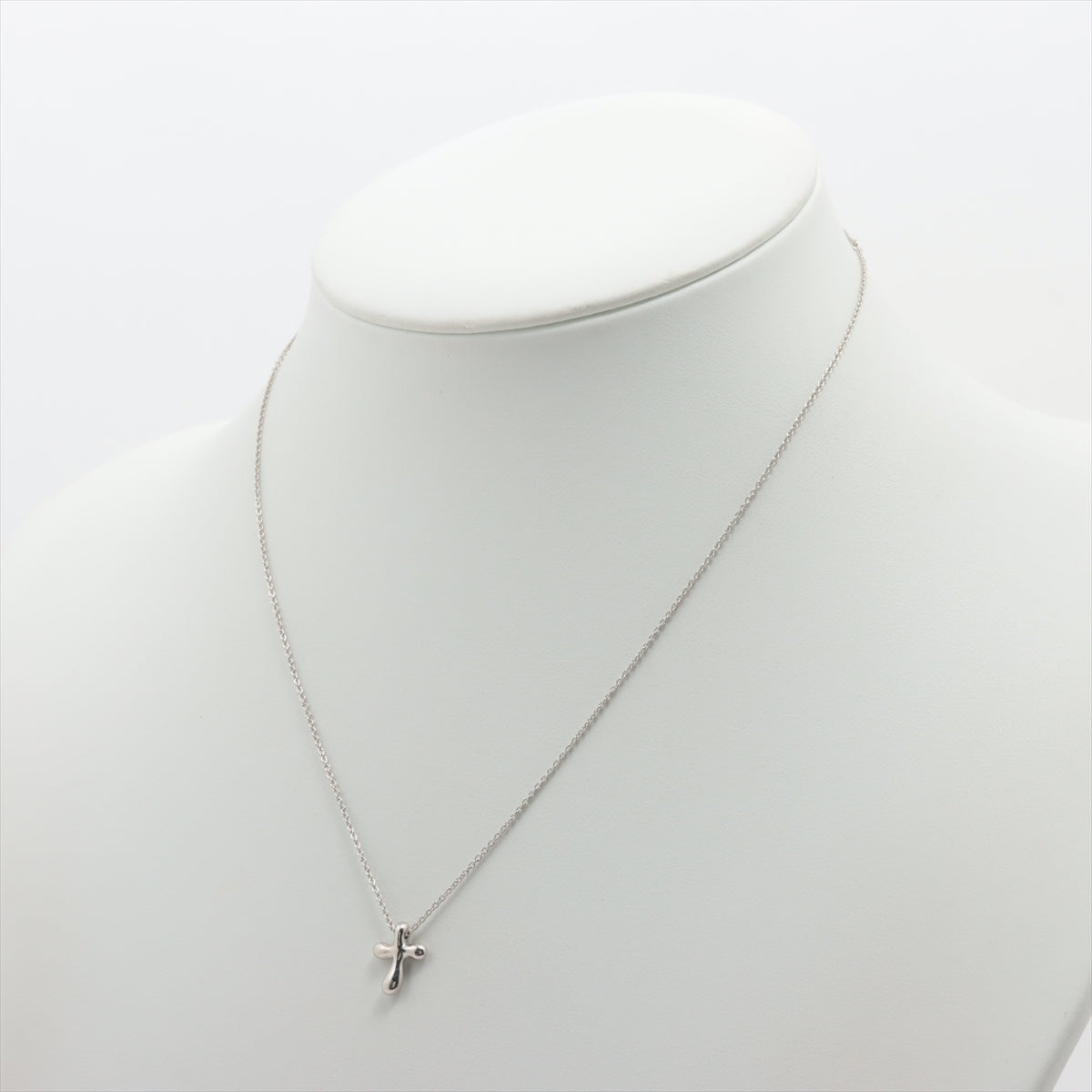 Top Tiffany & Co.Small Cross Pendant Necklace Platinum