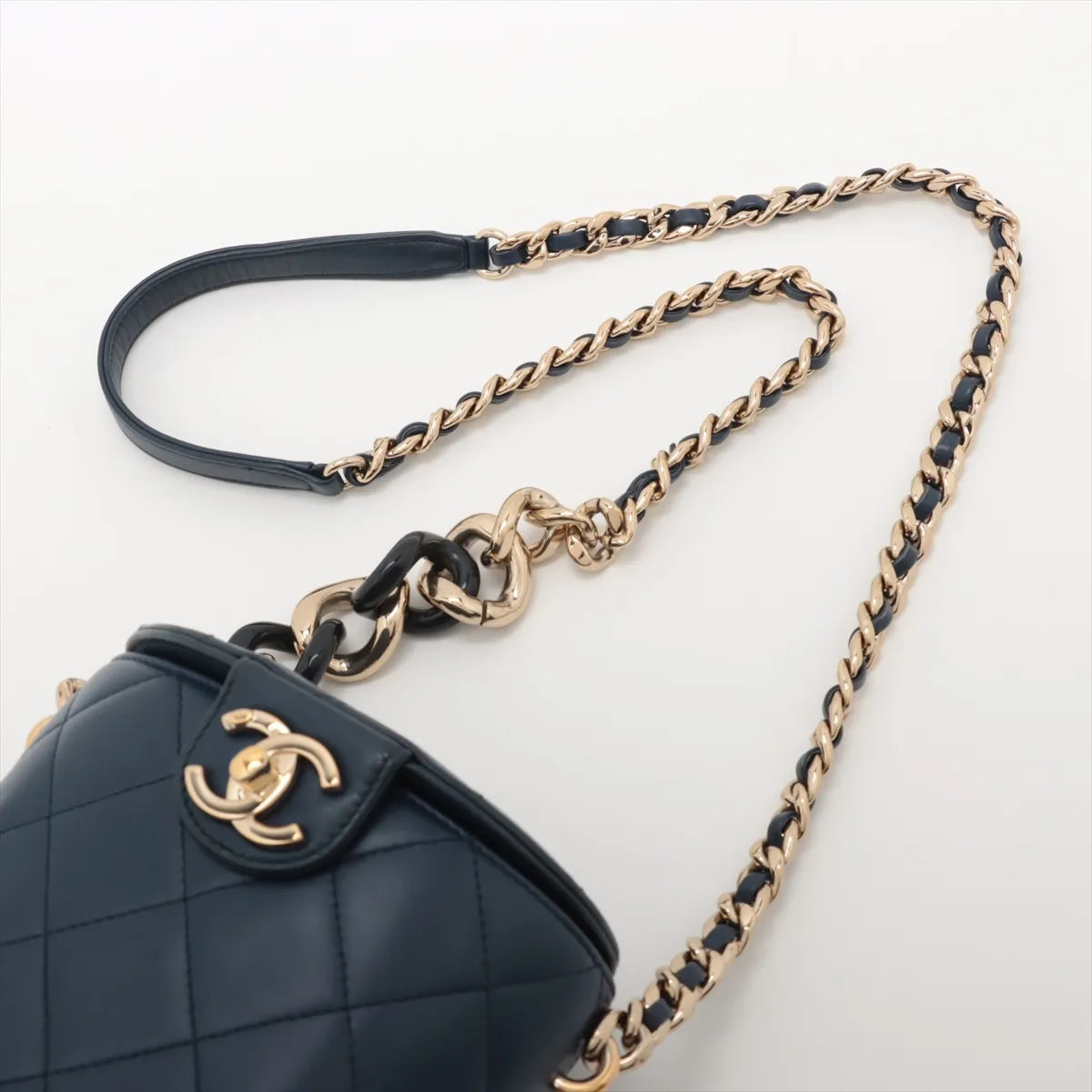 Chanel CC Logo Matelasse Lambskin Chain Shoulder Bag Navy Blue
