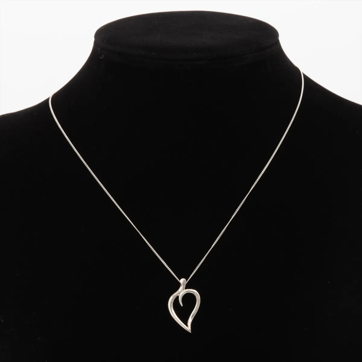 Tiffany & Co. Heart Leaf Pendant Necklace Silver