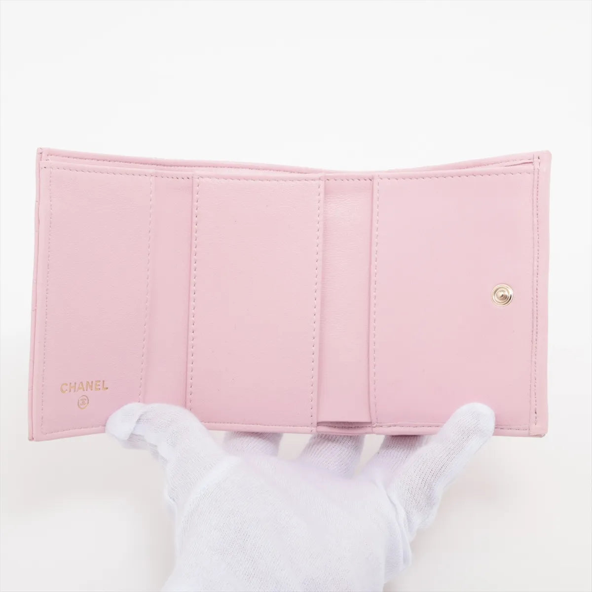Chanel CC Logo Matelasse Lambskin Compact Wallet Pink