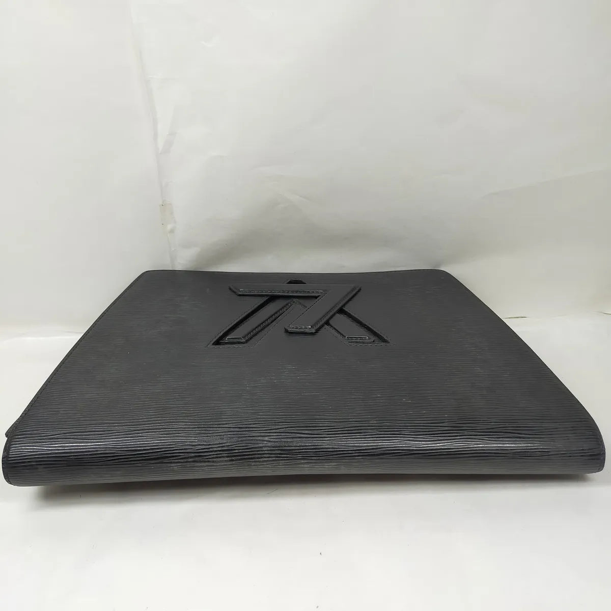 Louis Vuitton Epi Trapeze Clutch Bag Black — product photo 5