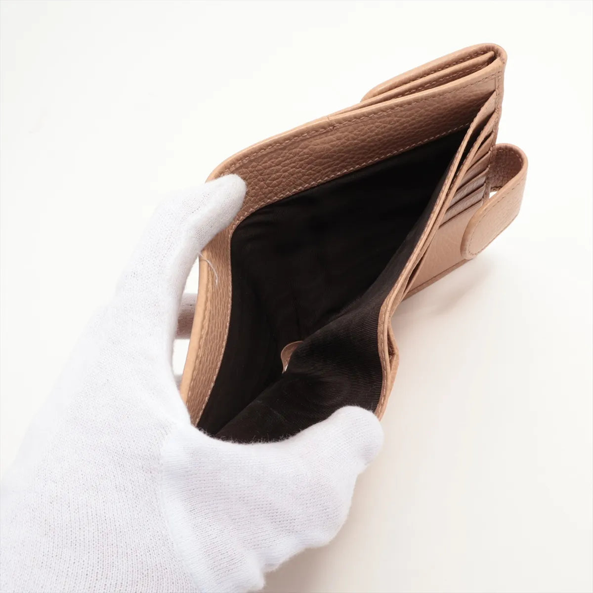 Gucci Interlocking G Leather Compact Wallet Beige
