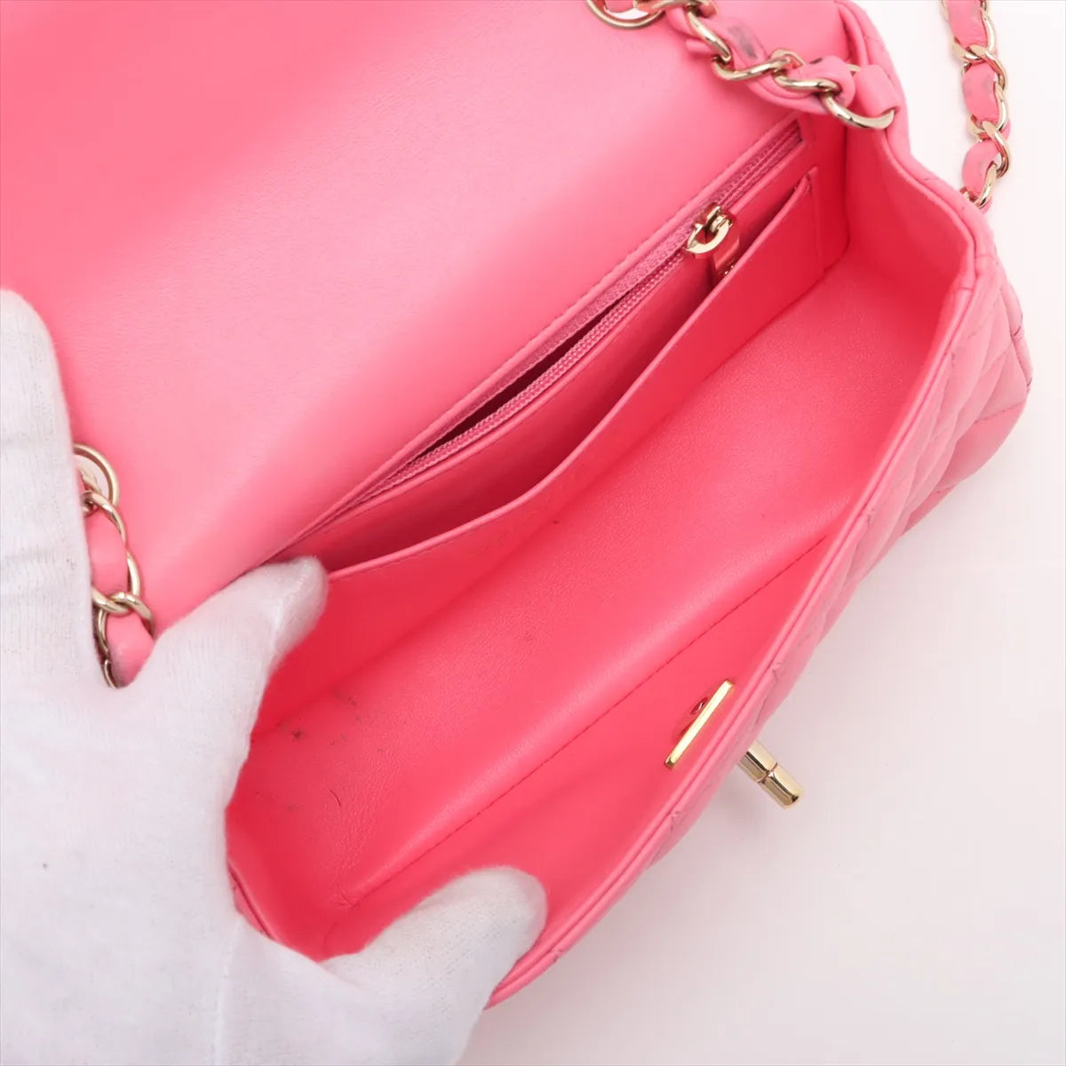 Chanel Mini Matelasse 20 Lambskin Single Flap Single Chain Bag Pink