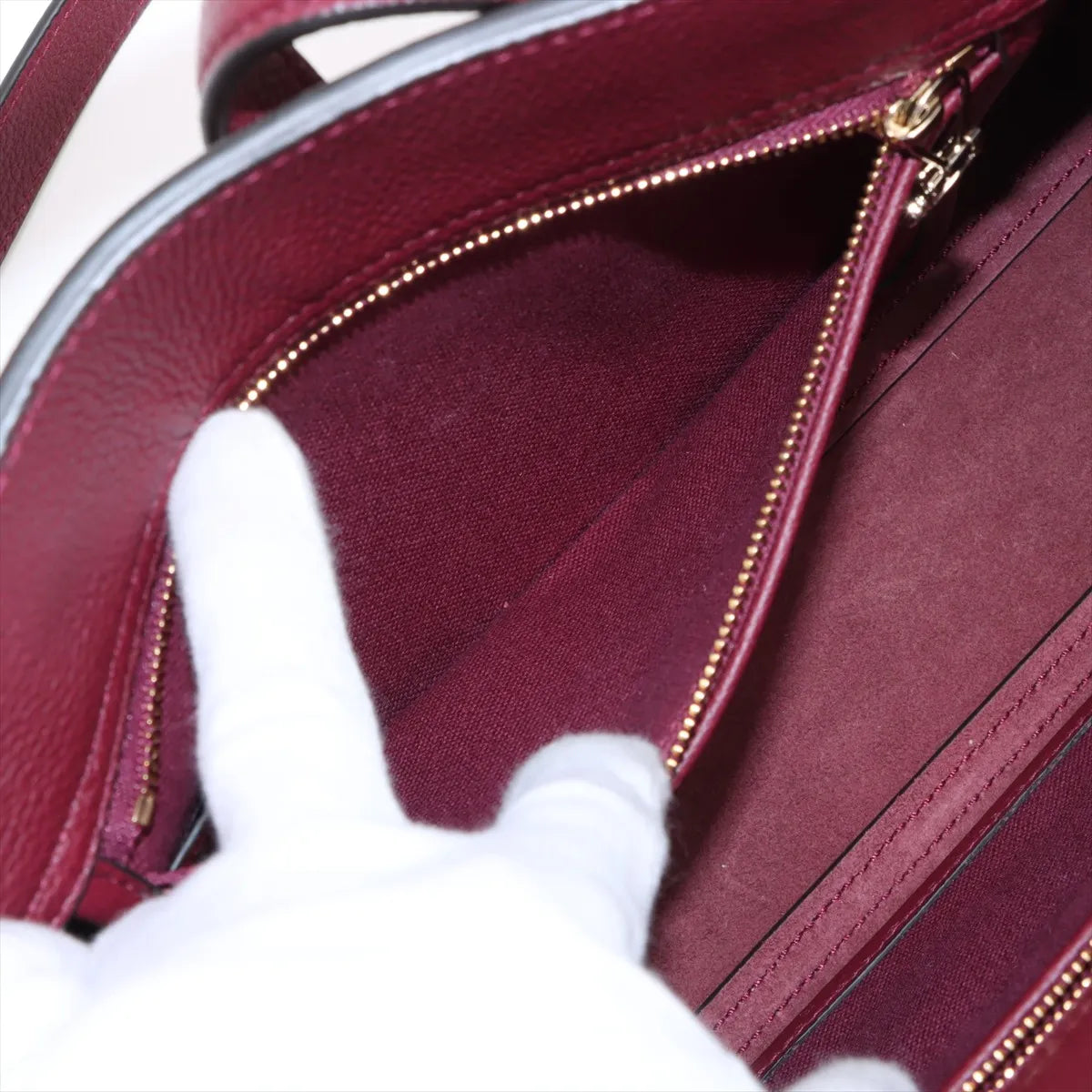 Gucci Hook-closure Medium Leather Two-Way Handbag Bordeaux