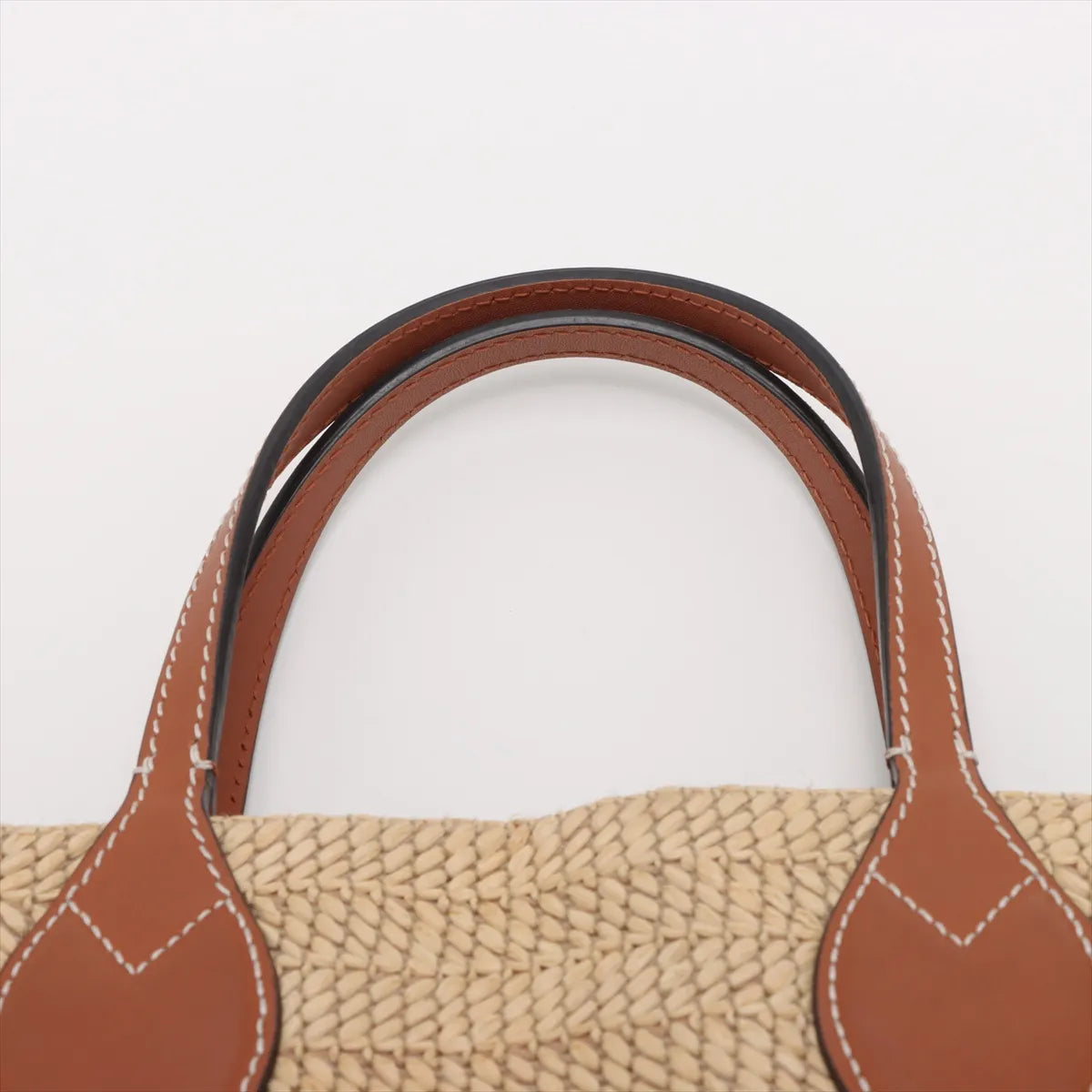 Gucci Patch Raffia x Leather Handbag Beige