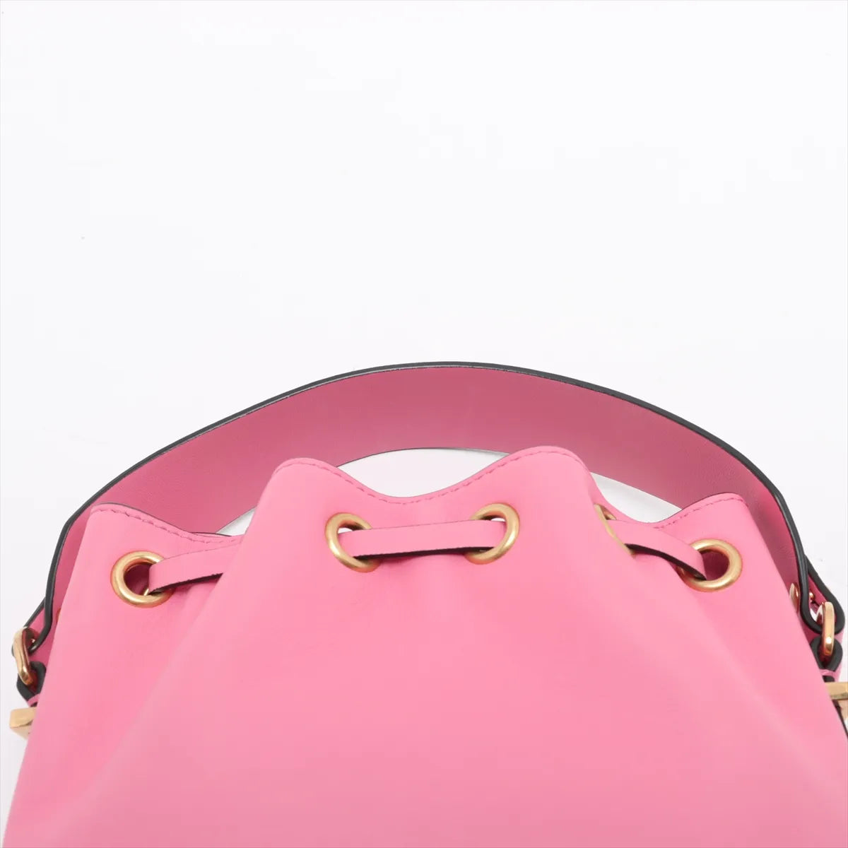 Valentino Garavani Bucket Shoulder Bag Pink